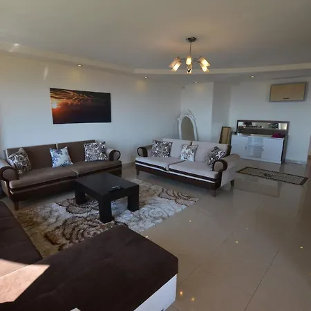 Luxury 5 Bedroom With Communal Pool, 1038 فيلة *