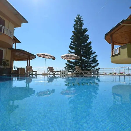 فيلة Luxury 5 Bedroom With Communal Pool, 1038